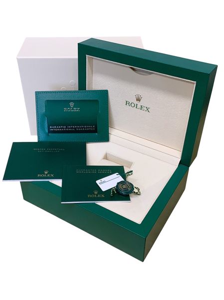 Rolex Sky-Dweller 326235